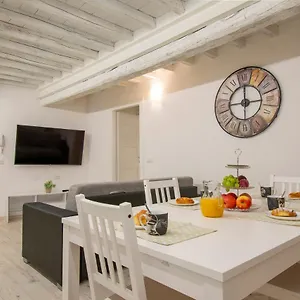  Appartamento Casa Alice - Elegant In The Centre Of The